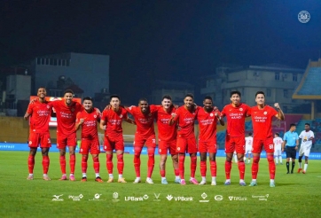 CAHN thị uy sức mạnh ở trận mở màn V.League