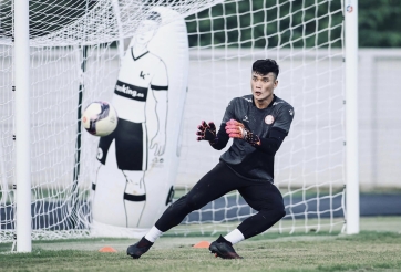 Thủ môn Bùi Tiến Dũng sở hữu thống kê 'cực buồn' tại V-League 2022