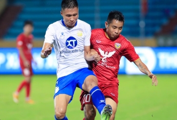 Đối thủ 'tặng quà', Nam Định giữ 3 điểm quý giá ở lại Thiên Trường