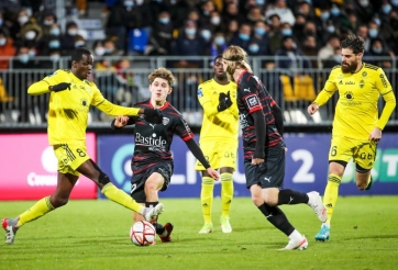 Đối thủ nhận báo động đỏ, trao 'cơ hội vàng' cho Quang Hải và Pau FC?