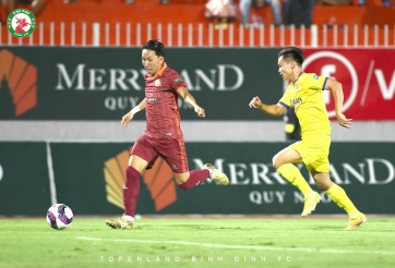 Thắng chật vật SLNA, 'PSG Việt Nam' níu kéo hy vọng đua vô địch