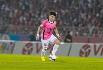 'Ronaldo Việt Nam' vượt qua nghịch cảnh để quyết tâm trụ lại V-League