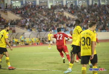Trực tiếp Việt Nam 1-1 Dortmund: Tiến Linh lên tiếng (HẾT HIỆP 1)