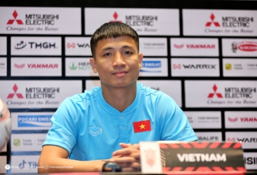 Trung vệ ĐT Việt Nam chỉ rõ 2 sao Singapore cần phải 'kèm chặt'