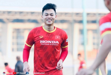 Tiền vệ ĐT Việt Nam bị phạt nặng vì xâm phạm thân thể sao HAGL