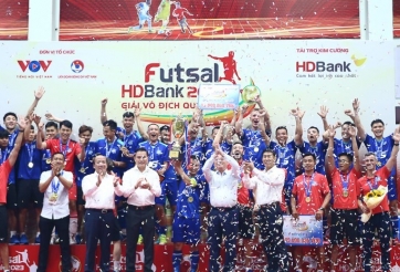 Hồ Văn Ý và đồng đội giúp CLB vô địch Việt Nam lần thứ 14