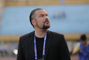 HLV châu Âu nói điều khó tin, CLB Việt Nam lên tiếng xác thực