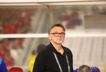 HLV Troussier có động thái đầu tiên ngay khi rời Việt Nam