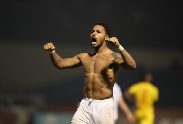 Tiền đạo xin nhập tịch ĐT Việt Nam đi vào lịch sử