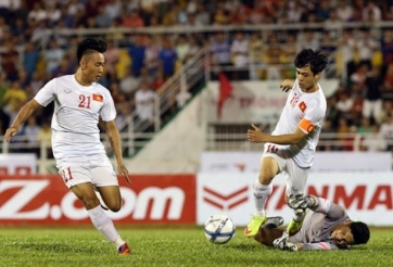 Đội hạng Nhất mua tiền đạo xịn đá cùng Công Phượng