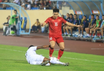 HLV Kim Sang Sik tìm ra hậu vệ phải số 1 cho ĐT Việt Nam