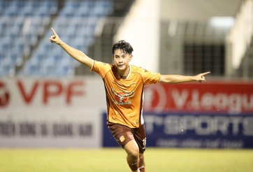 Thần đồng bóng đá Việt Nam lập cột mốc mới trong sự nghiệp