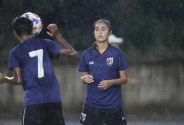 Thái Lan đội mưa rèn quân, quyết thắng ĐT nữ Việt Nam