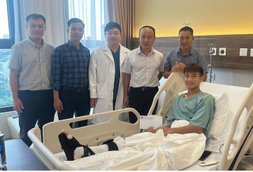 VFF thăm tuyển thủ U18 Việt Nam dính chấn thương