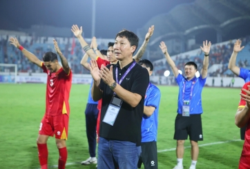 HLV Kim Sang Sik ấn tượng cực mạnh về 1 điều ở trận thắng Malaysia