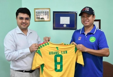 Chia tay ĐT châu Phi, HLV người Việt bất ngờ về đội thầy Park