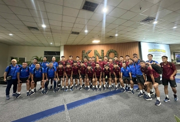 Vừa đến Indonesia đá giải AFF, U19 Việt Nam đã lập tức gây sốt