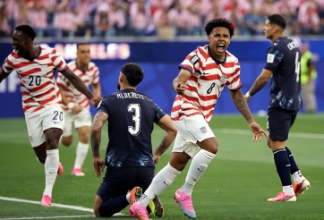 Bàn phản lưới đầu tiên ở World Cup 2026 ở đúng trận ra quân của Mỹ
