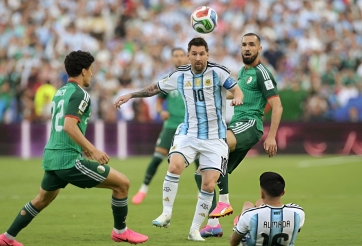 Trực tiếp bóng đá Argentina 0-0 Algeria: Messi suýt ghi bàn