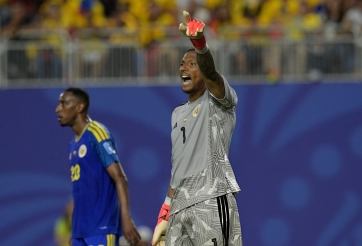 CHÍNH THỨC: Thủ môn vô danh lập kỷ lục cực khó tin ở World Cup