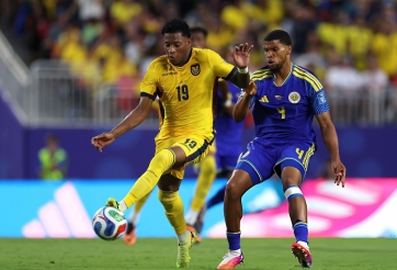 Kiên cường cầm hòa Ecuador, Curacao có điểm số World Cup lịch sử