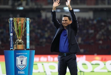 CHÍNH THỨC: AFF lấy cúp vô địch AFF Cup từ Thái Lan sang Việt Nam