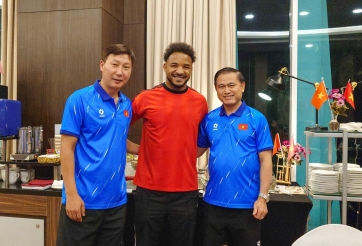 Xuân Son đã về nước, tiếp tục điều trị chấn thương