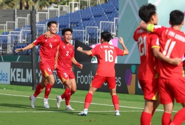 HLV Kim Sang Sik nhận tin cực vui từ 'báu vật' số 1 của ĐT Việt Nam