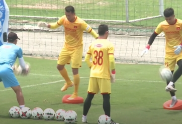 Thủ môn ĐTVN 'cười ra nước mắt' với bài tập dị của HLV Park