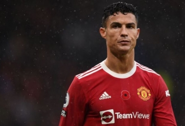 Ronaldo muốn rời MU, Carragher và Neville phát biểu 'cà khịa' nhau