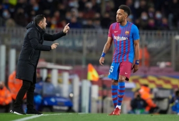 Xavi nói lời như 'hất nước' Chelsea về Aubameyang