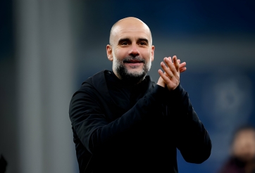 Pep Guardiola: 'Còn quá sớm để nói về cú ăn ba'