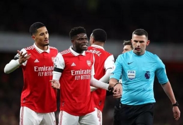 ‘Khắc tinh’ cầm còi khiến Arsenal và Tottenham hoang mang