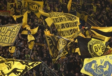 'Bức tường vàng' của Dortmund là gì? Nguồn gốc và ý nghĩa của khán đài nổi tiếng Signal Iduna Park