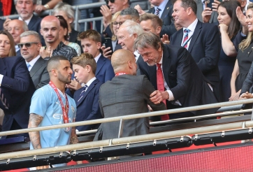 Bị nói thua MU vì ăn mừng lê lết tại hộp đêm, sao Man City phản ứng