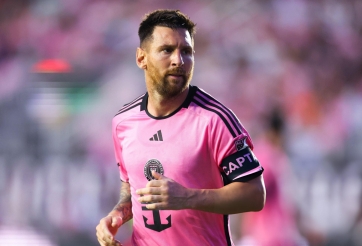 Ghi siêu phẩm, Messi vẫn bị chính sao Argentina làm cho 'tắt điện'