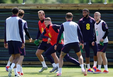 Tập được 1 buổi, đội trưởng ĐT Anh choáng váng với sao trẻ