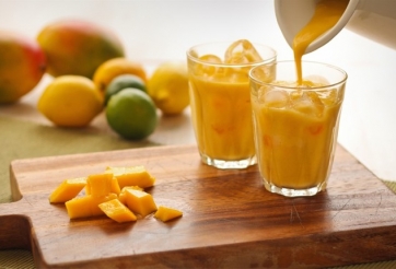Các công thức sinh tố xoài giảm cân thơm ngon đơn giản nhất