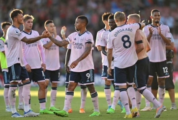 Hủy diệt đối thủ, Arsenal tự tin xưng vương