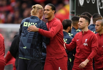 Van Dijk đập tan chỉ trích sau khi 'bỏ túi' Haaland