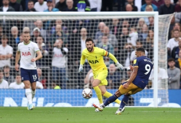 Highlight Tottenham vs Newcastle United: Gà Trống thảm bại, Chích Chòe chen chân vào top 4
