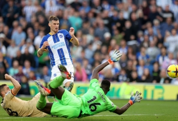 Thử nghiệm phản tác dụng, Chelsea thua tan tác trước Brighton