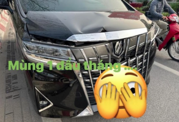 Toyota Alphard của nam ca sỹ Tuấn Hưng gặp sự cố trên đường 