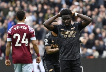 'Khiến’ Arsenal mất 3 điểm trước West Ham, Saka có động thái đáng chú ý