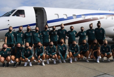 Máy bay chở đội nữ Arsenal bốc cháy, tình hình cầu thủ và BHL ra sao?