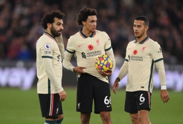 Liverpool nhận tin cực sốc về trụ cột trước trận gặp Fulham