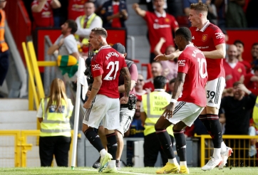 Liên tiếp những kỉ lục khủng cho Man Utd trong ngày tiễn Arsenal 'vào hang'