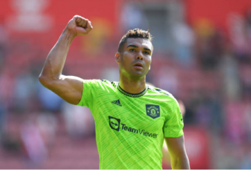 Casemiro nhận 'trái đắng' khó tin sau khi cập bến Man Utd chưa đầy 1 tháng