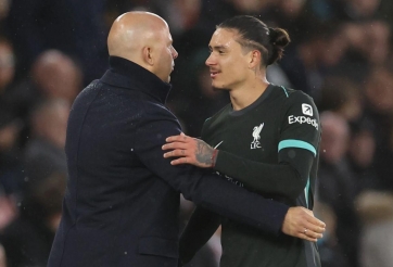 Arne Slot nói thẳng việc Nunez không được đá chính tại Liverpool