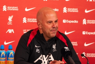 Arne Slot chỉ ra điều Chelsea khiến ông bất ngờ nhất